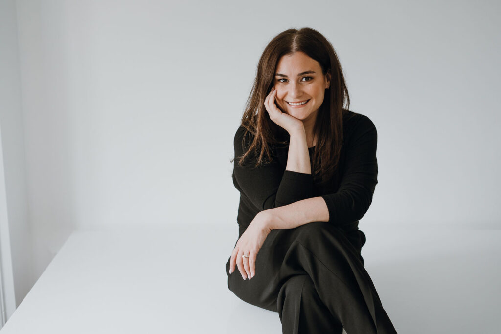Dr. Miriam Kirmayer